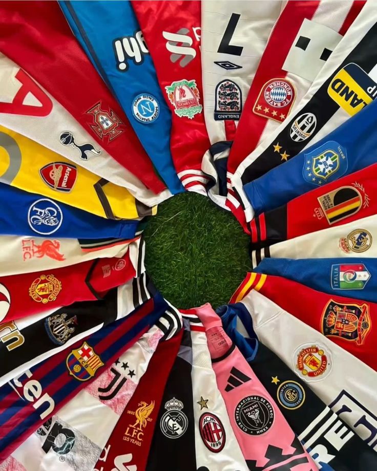 Conjuntos de fútbol y camisetas NBA