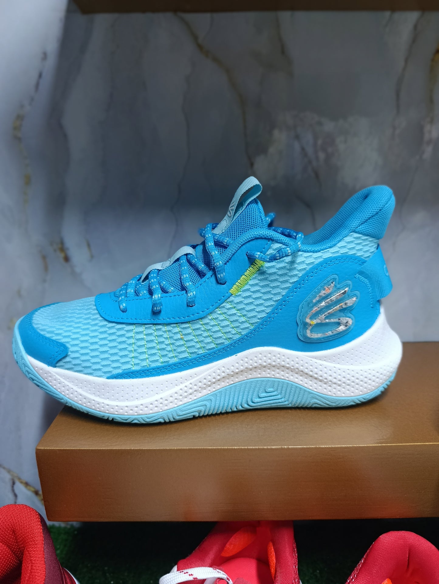Calzado para dama UNDER ARMOUR CURRY.