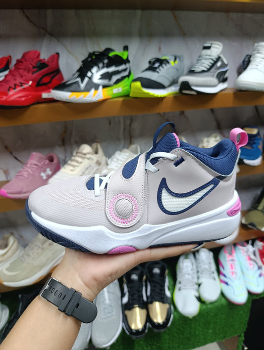 Calzado para dama NIKE.