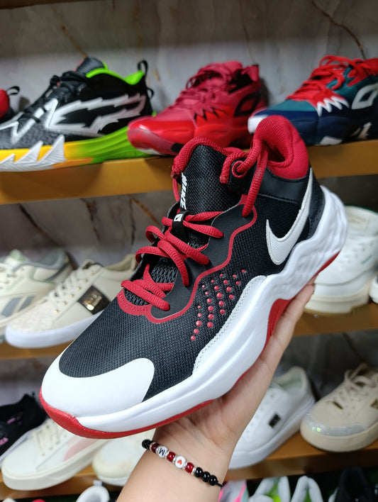 Calzado para caballero NIKE.