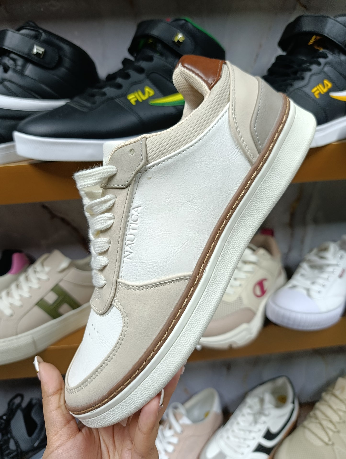 Calzado para dama NÁUTICA.