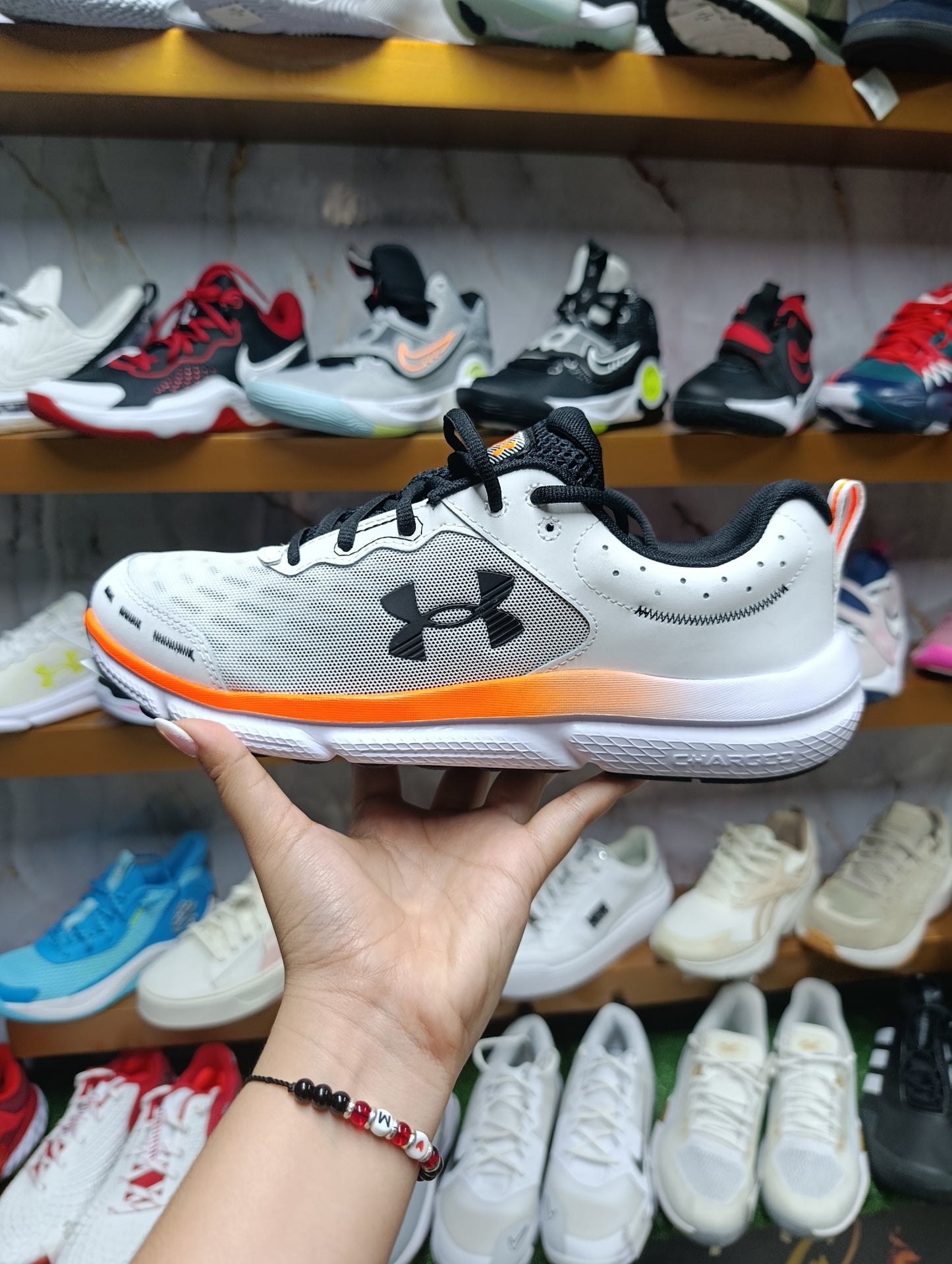 Calzado para caballero UNDER ARMOUR.